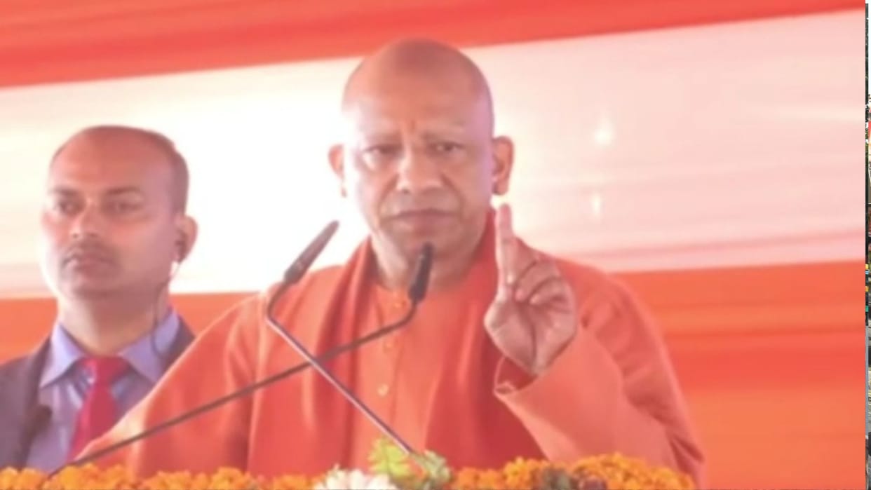 New Gorakhpur is being built...the poor are given roofs, the rich are also building houses.