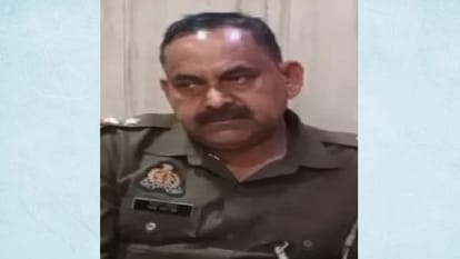 Moradabad: बीस हजार रिश्वत में दरोगा गिरफ्तार, थाने में ले रहा था पैसे.. शस्त्र लाइसेंस को कटवा रहा था चक्कर Moradabad: Inspector arrested for taking bribe of twenty thousand, was taking money in the police station