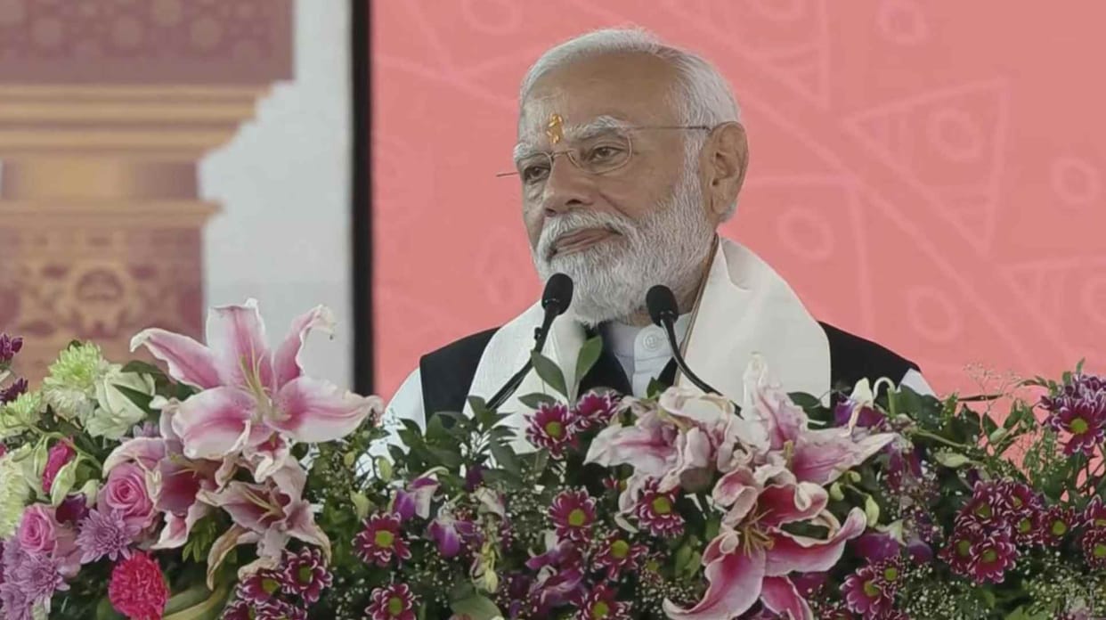 PM Modi Gujarat Visit update news: Modi offers prayers at Valinath Dham temple