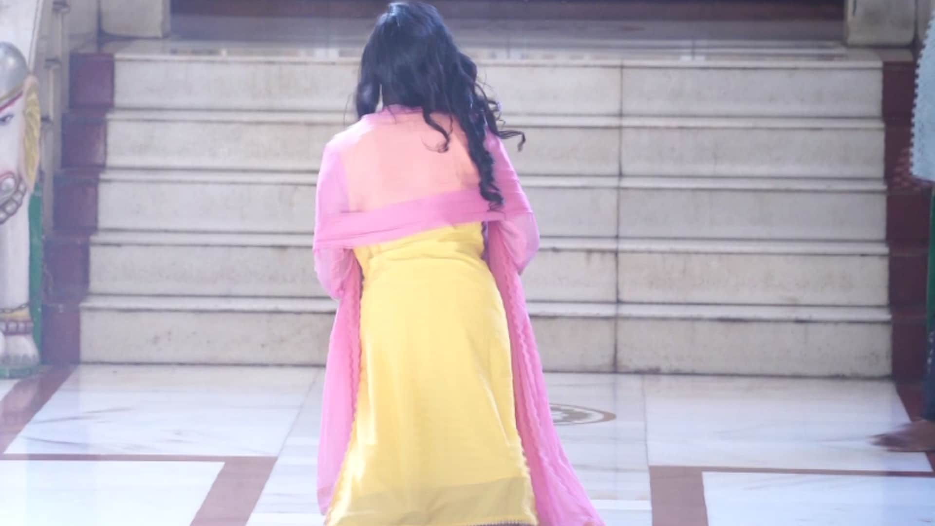 Poonam Pandey first appearance after Death Rumors actress visit temple for seeking blessings