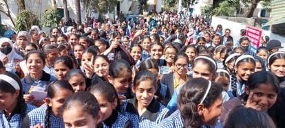 UP Board Exams start with Hindi paper, tight security at center in West UP, CCTV monitoring