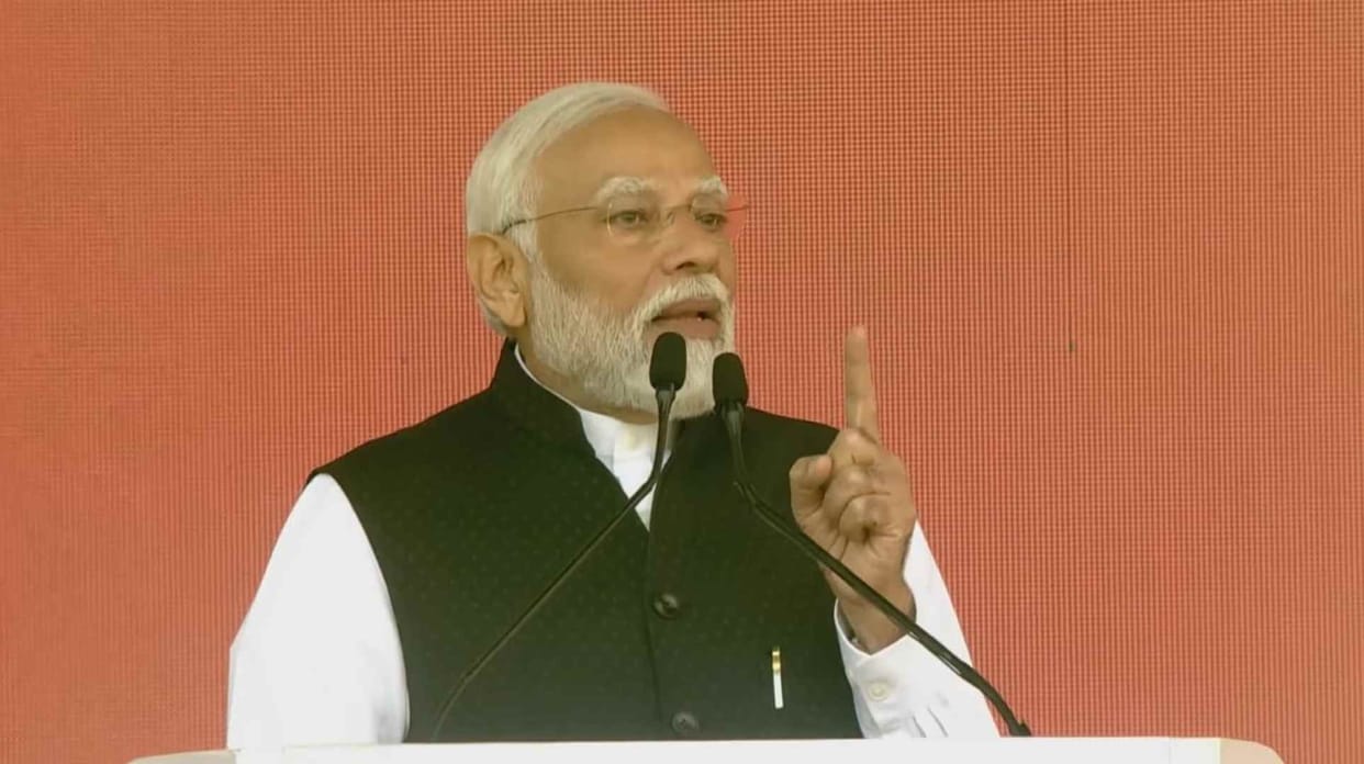 PM Visit update news Prime Minister Narendra Modi greets the people at Gujarat