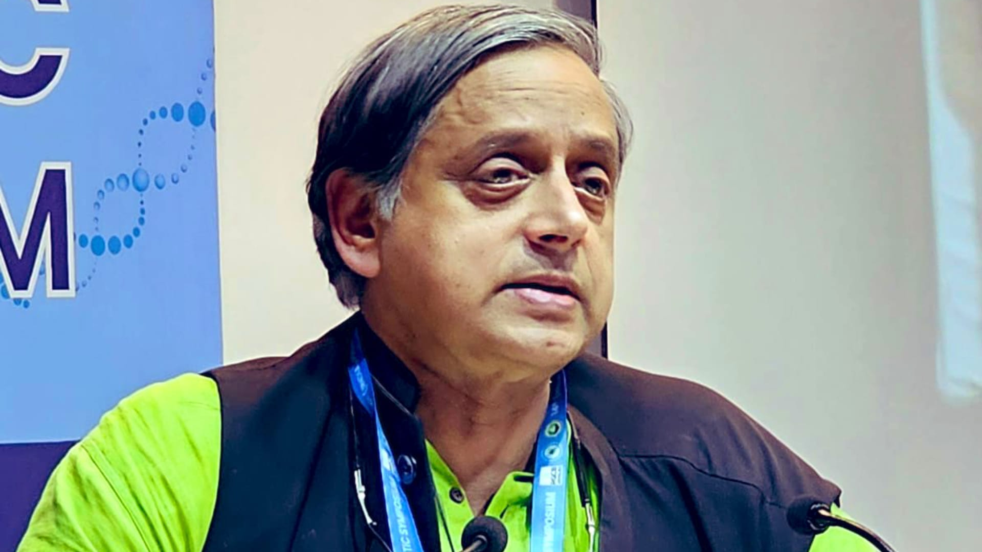 शशि थरूर