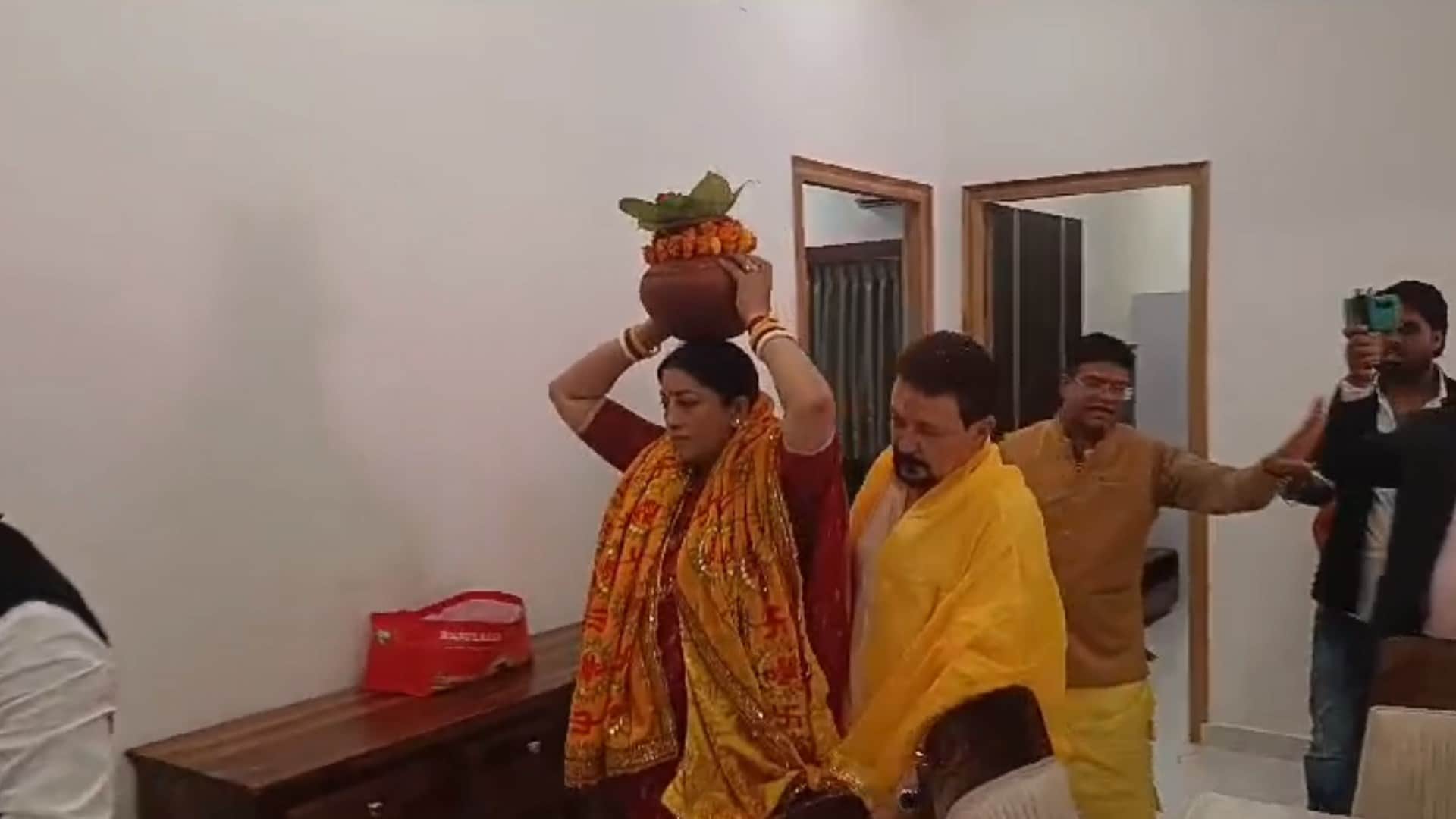 Cabinet minister Smriti Irani Grah pravesh in Amethi.