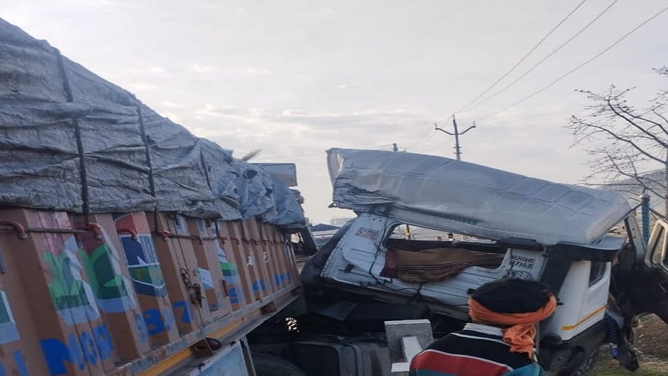 Two trucks collide head on one dead three seriously injured in incident in Ambikapur