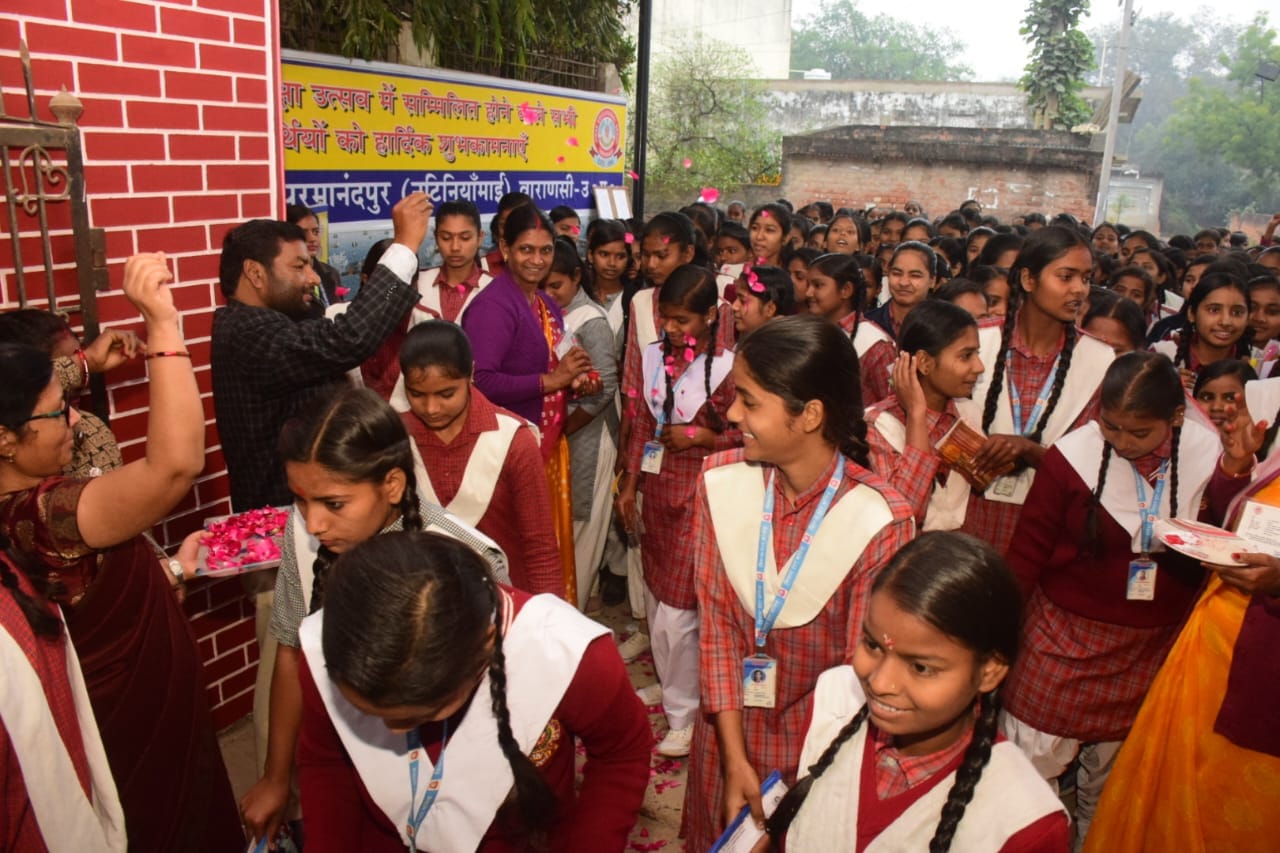UP Board Exam 2024 Students welcomed with flower showers at exam centers of Varanasi