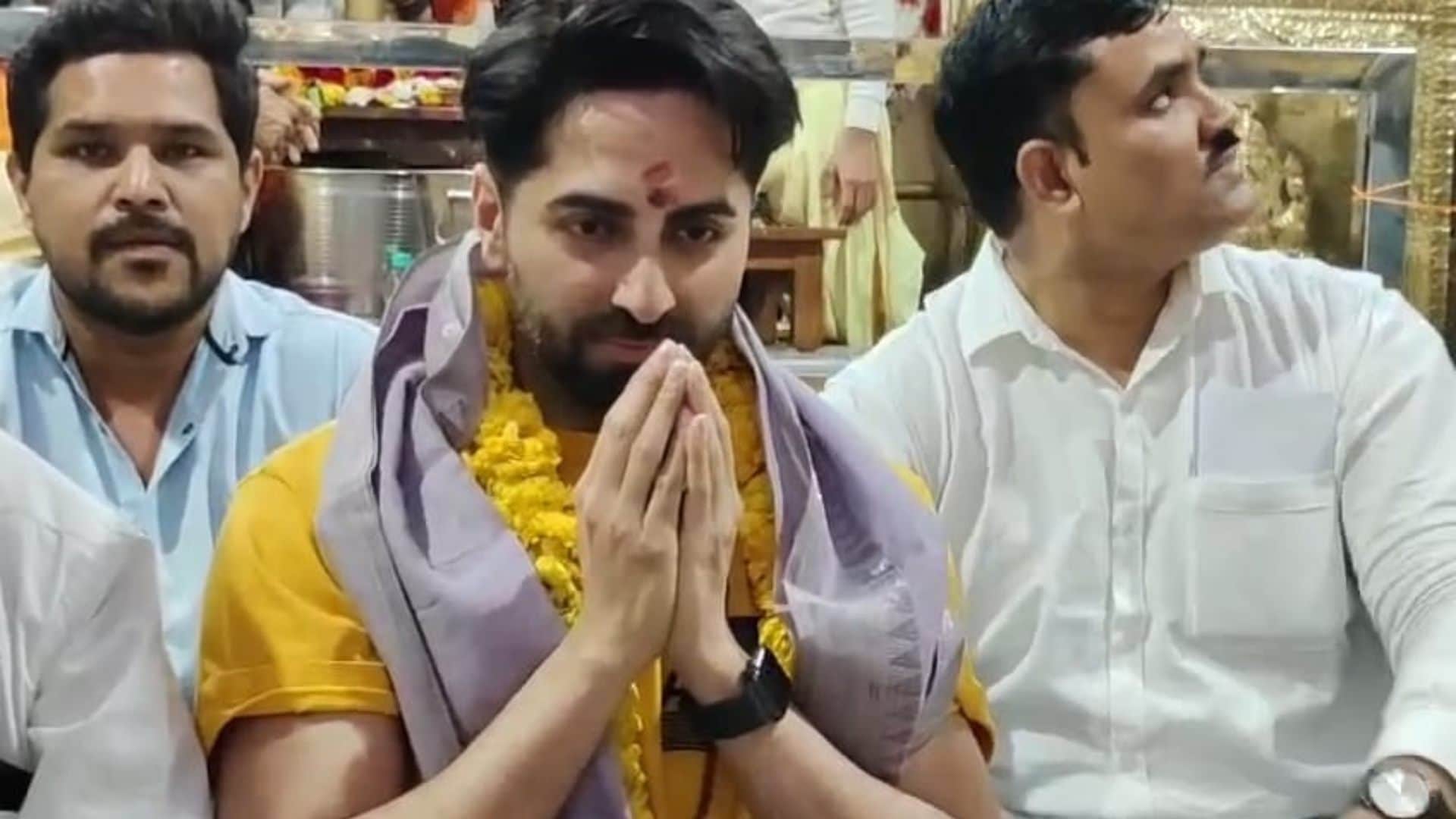 Ayushmann Khurrana reached Baba Mahakal looked engrossed in devotion wearing tilak on his forehead
