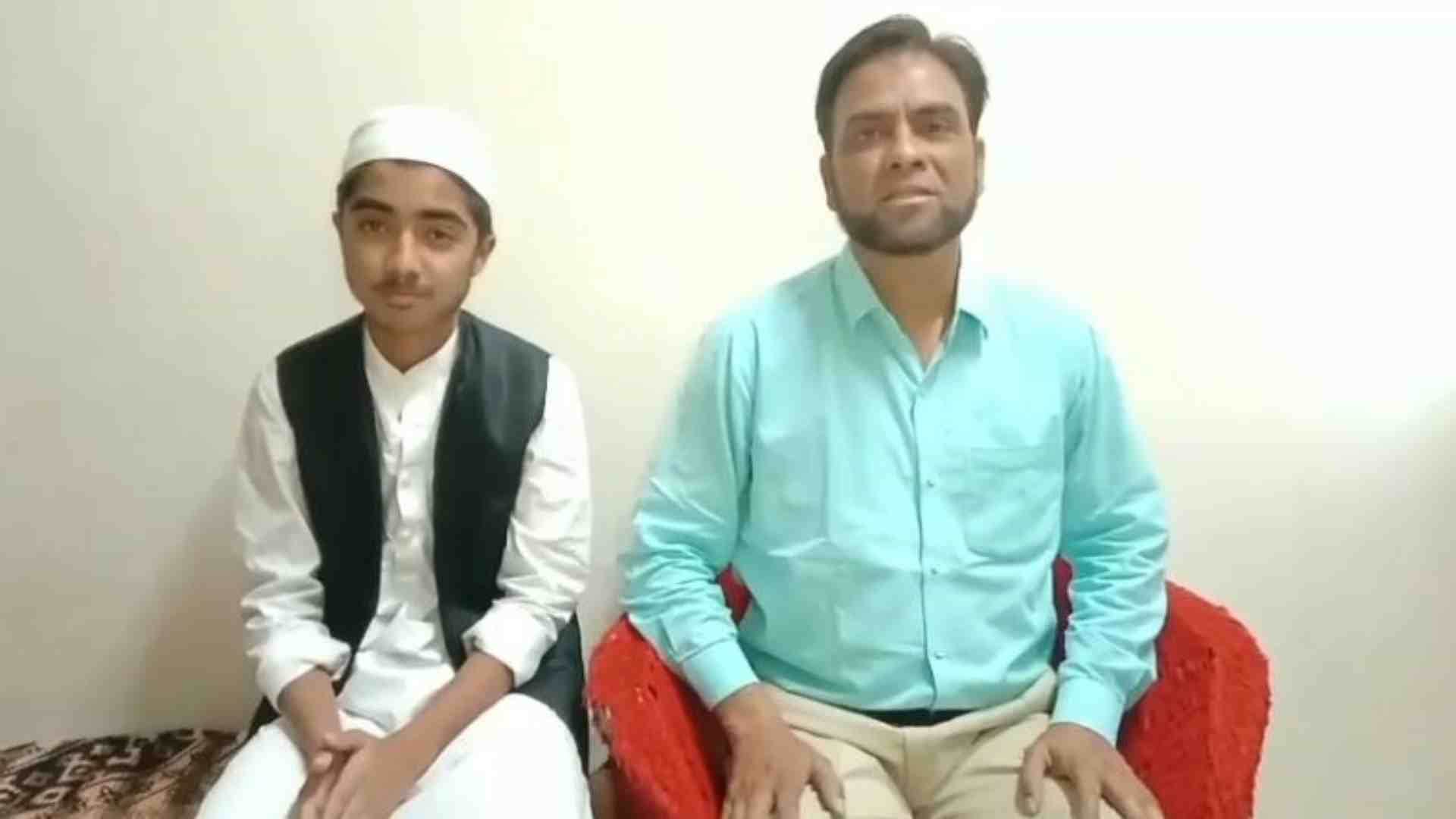 अम्मार अंसारी अपने पिता के साथ।