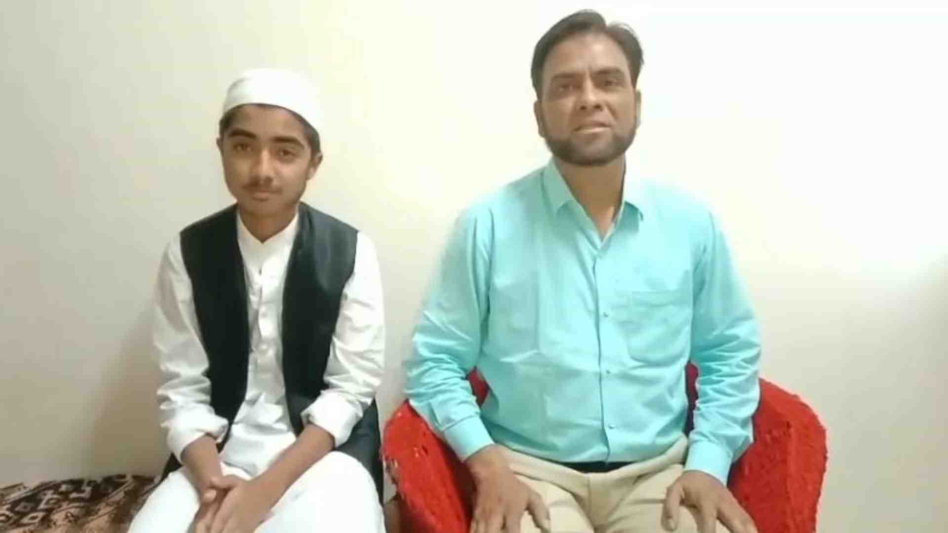 अम्मार अंसारी अपने पिता के साथ।