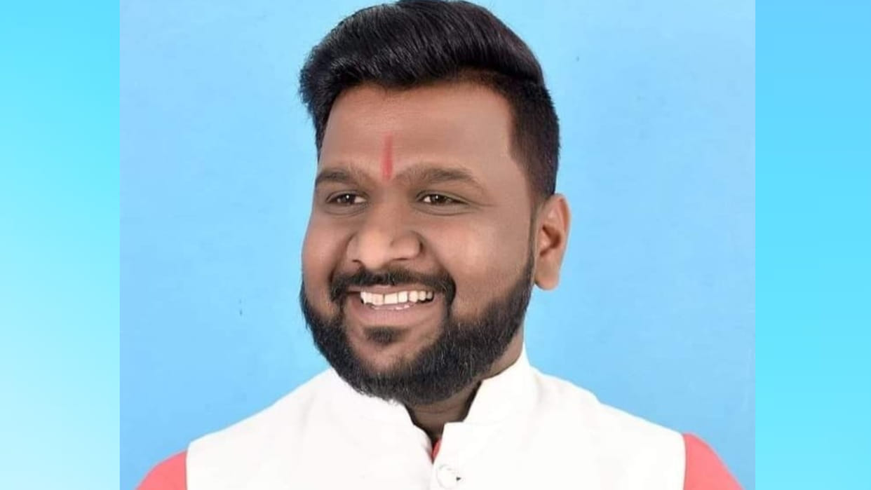 Damoh: BJP Yuva Morcha District President removed from the post, audio of him abusing party leaders went viral