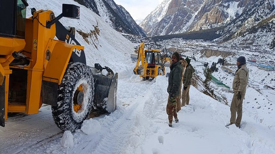 Uttarakhand Snowfall: sunshine after snowfall in pithoragarh