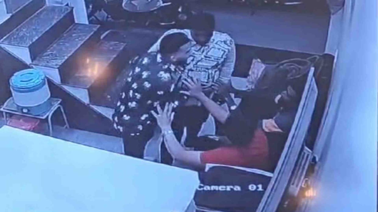 Ujjain: History-sheeter criminals entered hotel and house and looted