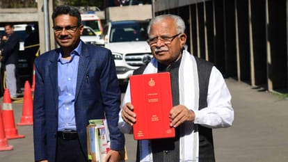 Haryana Budget 2024: हरियाणा में गरीब मुफ्त में कर सकेंगे बसों में यात्रा, 84 लाख लोगों को मिलेगा लाभ Haryana Budget 2024: Poor will be able to travel for free in Haryana