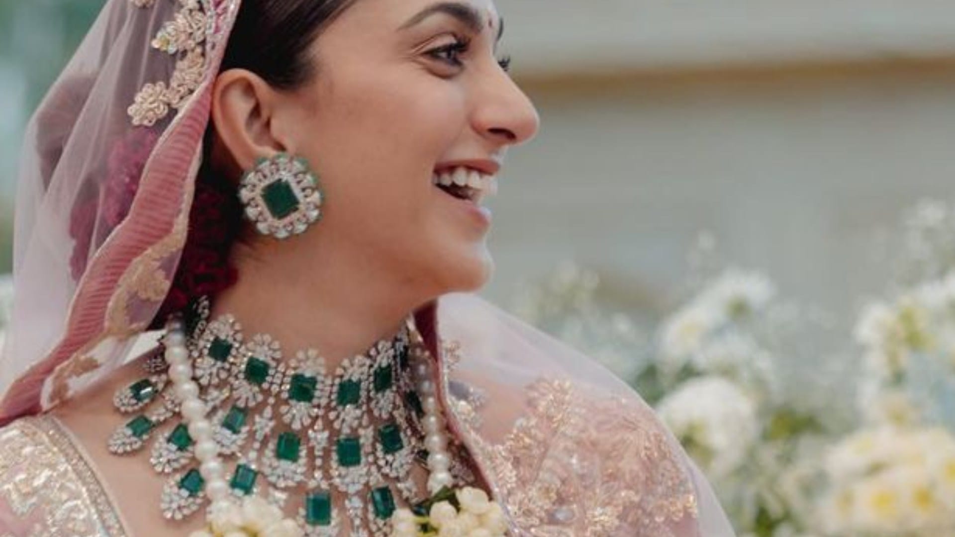 famous bollywood celebrities who chose to wear pastel colour bridal lehnga in their wedding