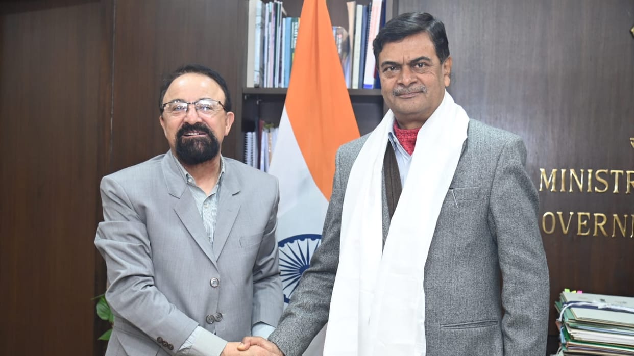 Ladakh: LaHDC Kargil Chairman Dr Jafar met the Power Minister discussed power issues