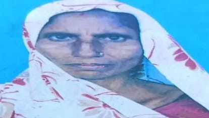 Hathras News: पैदल चल रही महिलाओं को कार ने मारी टक्कर, आंगनबाड़ी कार्यकत्री की मौत, एक घायल Woman dies due to car collision, one injured