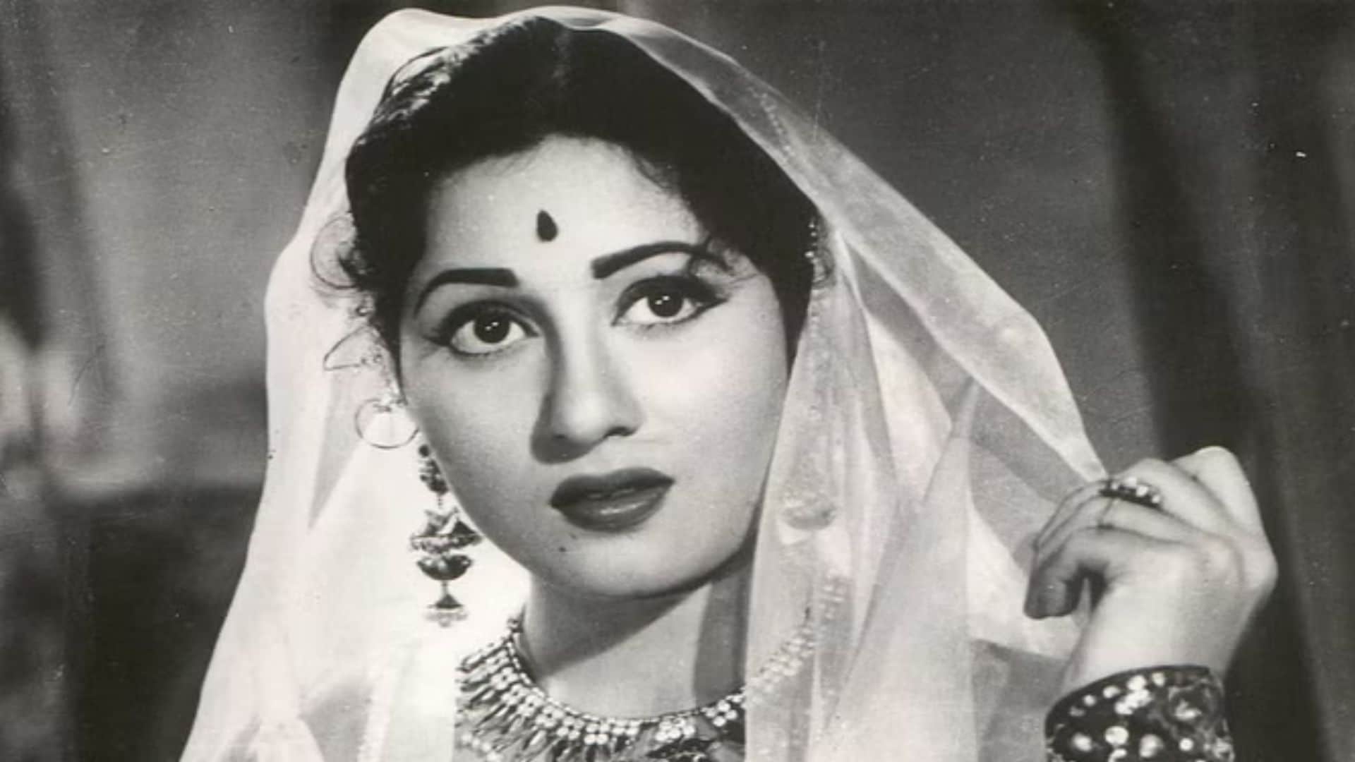 Madhubala Death aniversiry know about hindi cinema Beautiful actress career and personal life