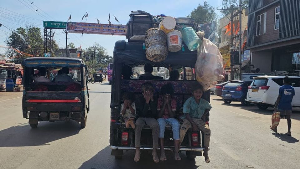 auto drivers are inviting accidents by arbitrary driving In Jagdalpur