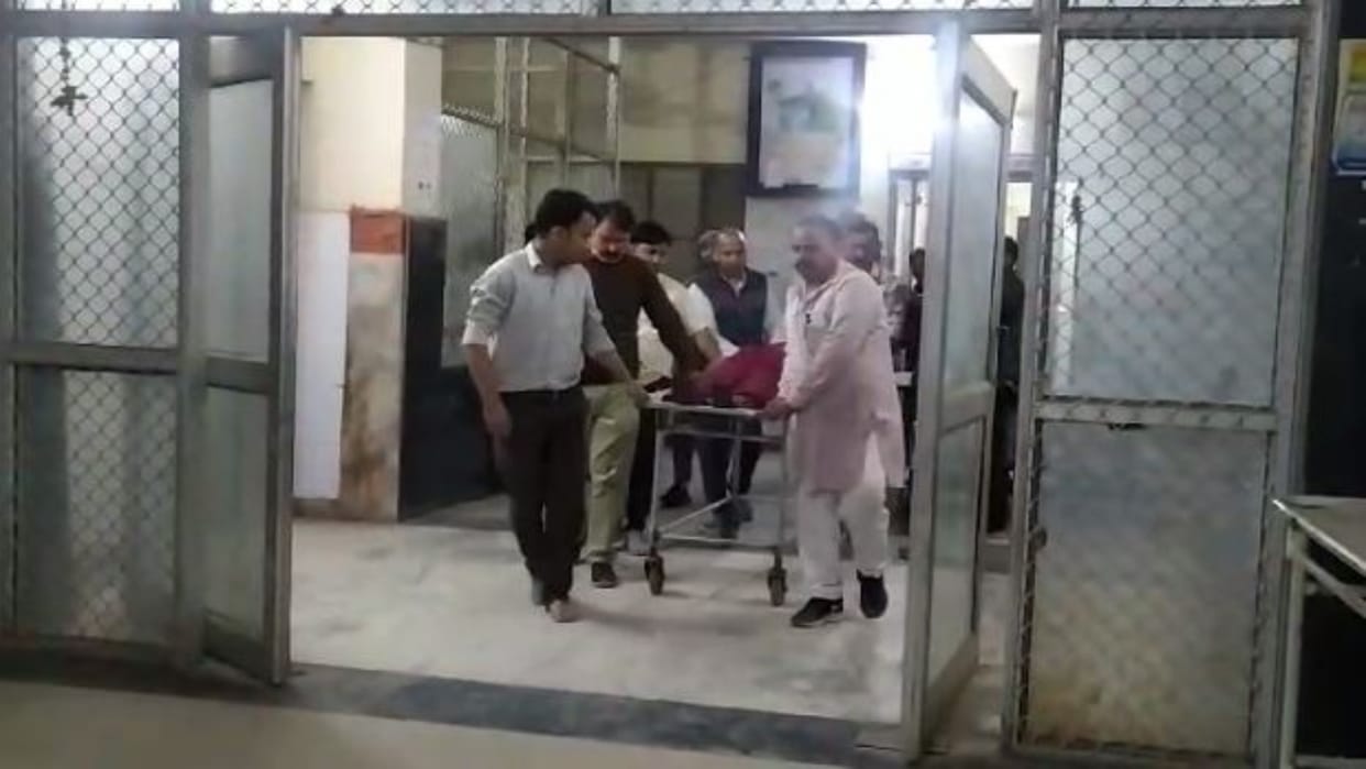Dholpur News Elderly woman singing bhajan-kirtan dies after centering plate falls on her head