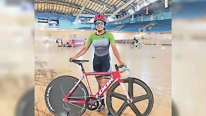 Asian Cycling Sarita won bronze in 500 meter time trial Arshad won second gold medal in para category