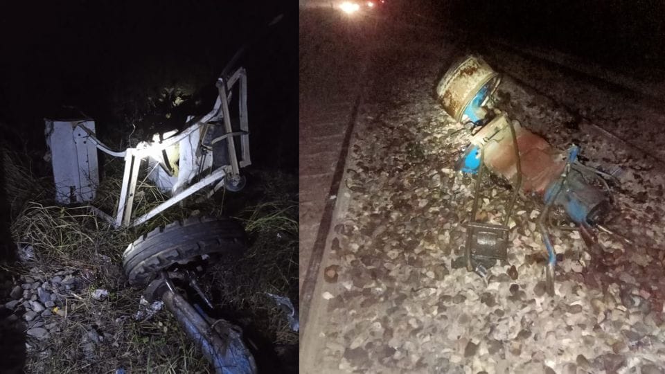 Danapur Jansadharan Express collides with tractor on Moradabad Delhi railway section Shahjahanpur