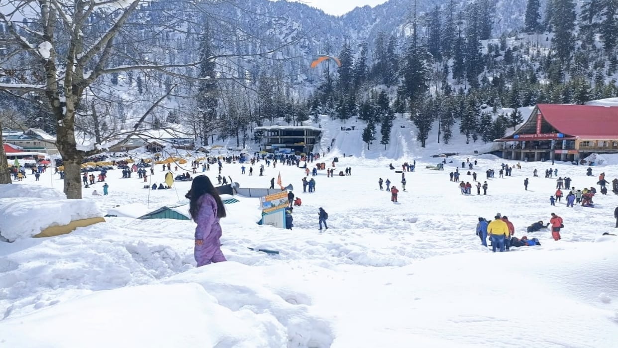 Famous tourist destination Solanganala is buzzing with tourists, restored for all vehicles after five days