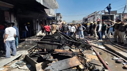 Rudrapur Fire News: A massive fire broke out in a shoe shop in rudrapur