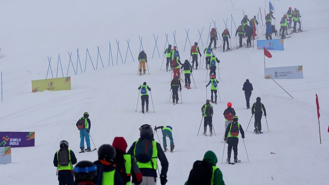 Winter Games in Gulmarg: Women players showed their strength in skiing in the ski resort, see photos