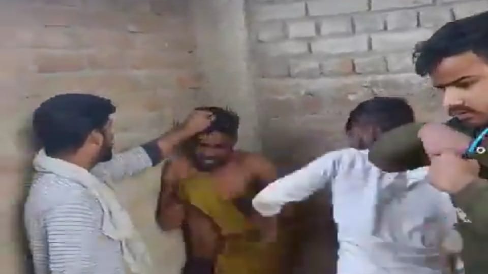 Delivery boy taken hostage and beaten in Noida