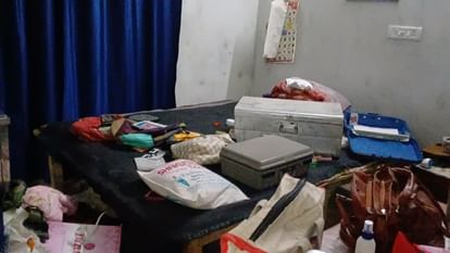 Bihar Crime: गोपालगंज में दो घरों में चोरी; 10 लाख रुपये से ज्यादा का सामान लेकर फरार हुए चोर Bihar Crime: Thieves escaped with goods worth more than Rs 10 lakh from 2 houses in Gopalganj