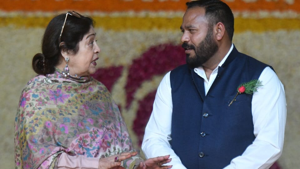 Chandigarh MP Kirron Kher will not contest upcoming Lok Sabha elections, indication give at Rose Festival