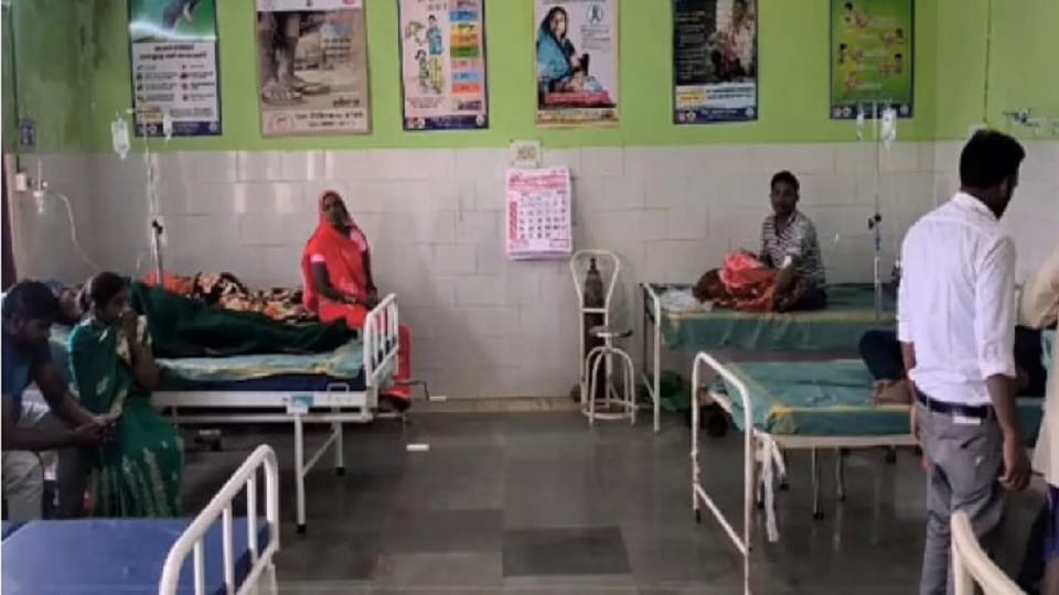 गुपचुप खाने से 60 लोग बीमार