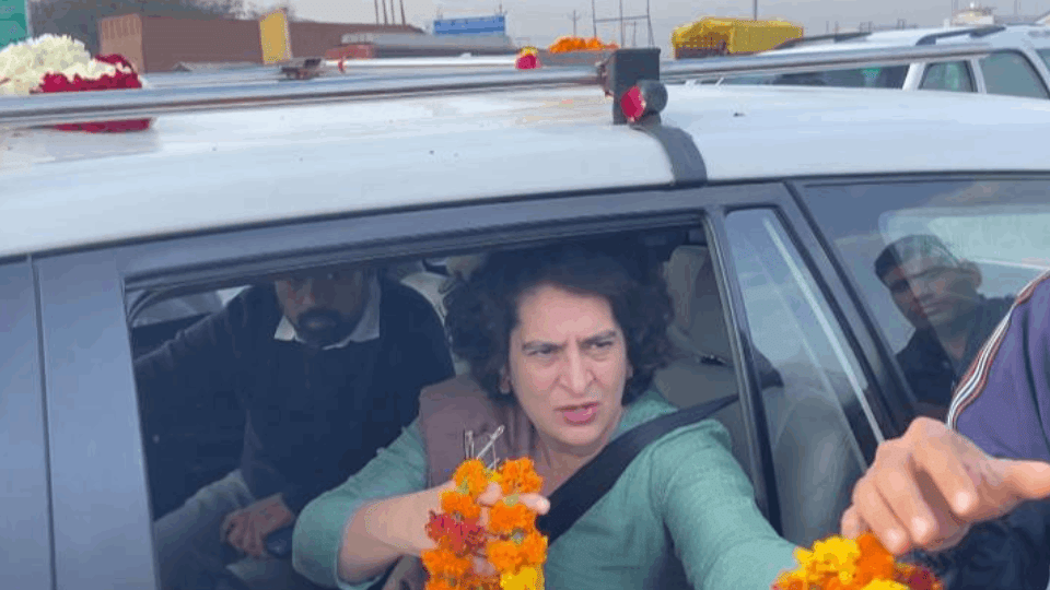 congress leader Priyanka Gandhi convoy passes through Hapur