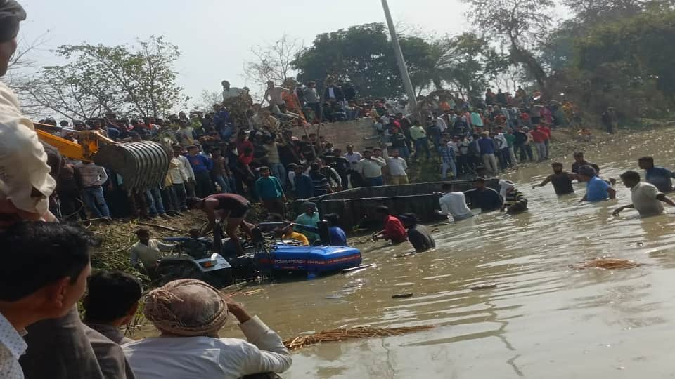 Two sisters told the story of tractor trolley accident in Kasganj due to which mistake of driver accident happ
