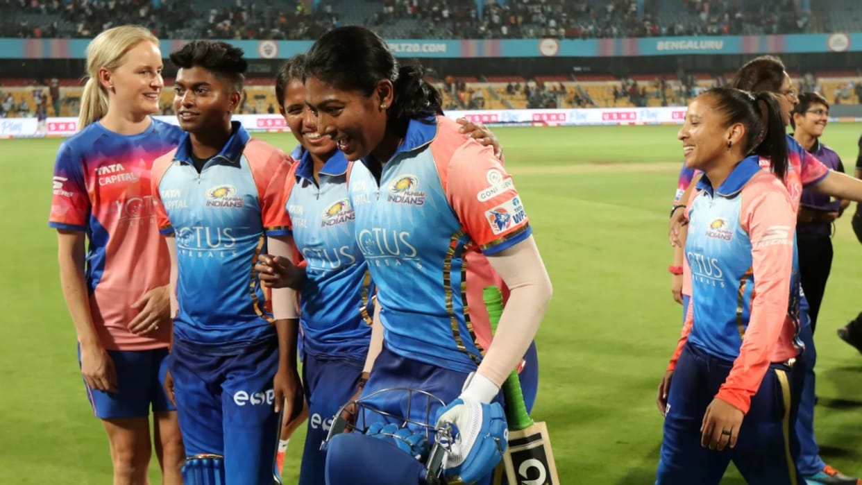 WPL 2024, DC vs MI Mumbai defeated Delhi on the last ball won the first match by four wickets