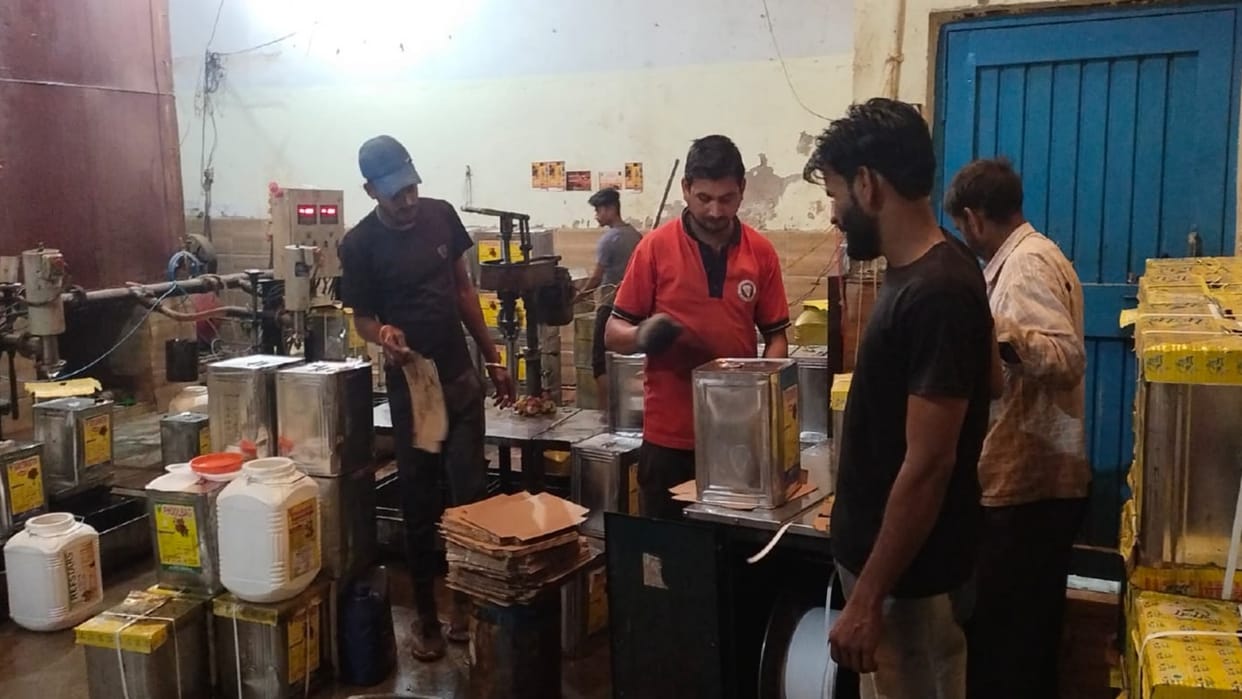 Katni Joint team raids oil businessman firm many irregularities found during investigation
