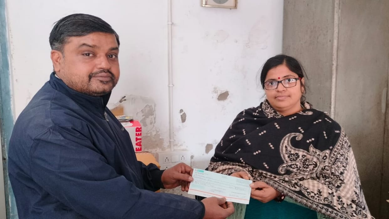 Muzaffarpur News: LIC accepted its mistake and paid insurance to victim; LIC agent Avinash Death