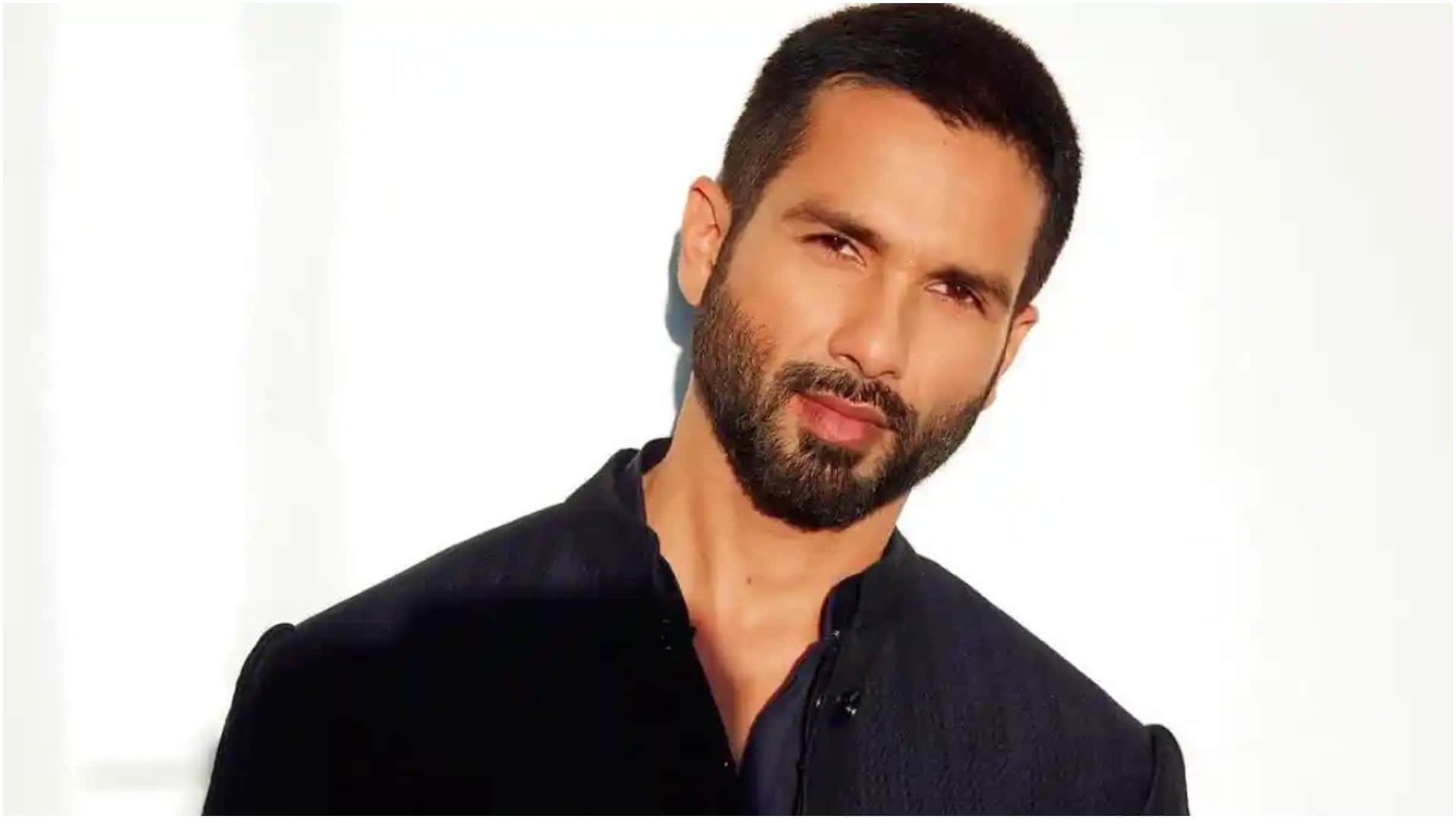 Shahid Kapoor cried after reading the script of Rang De Basanti but he refused the film know why
