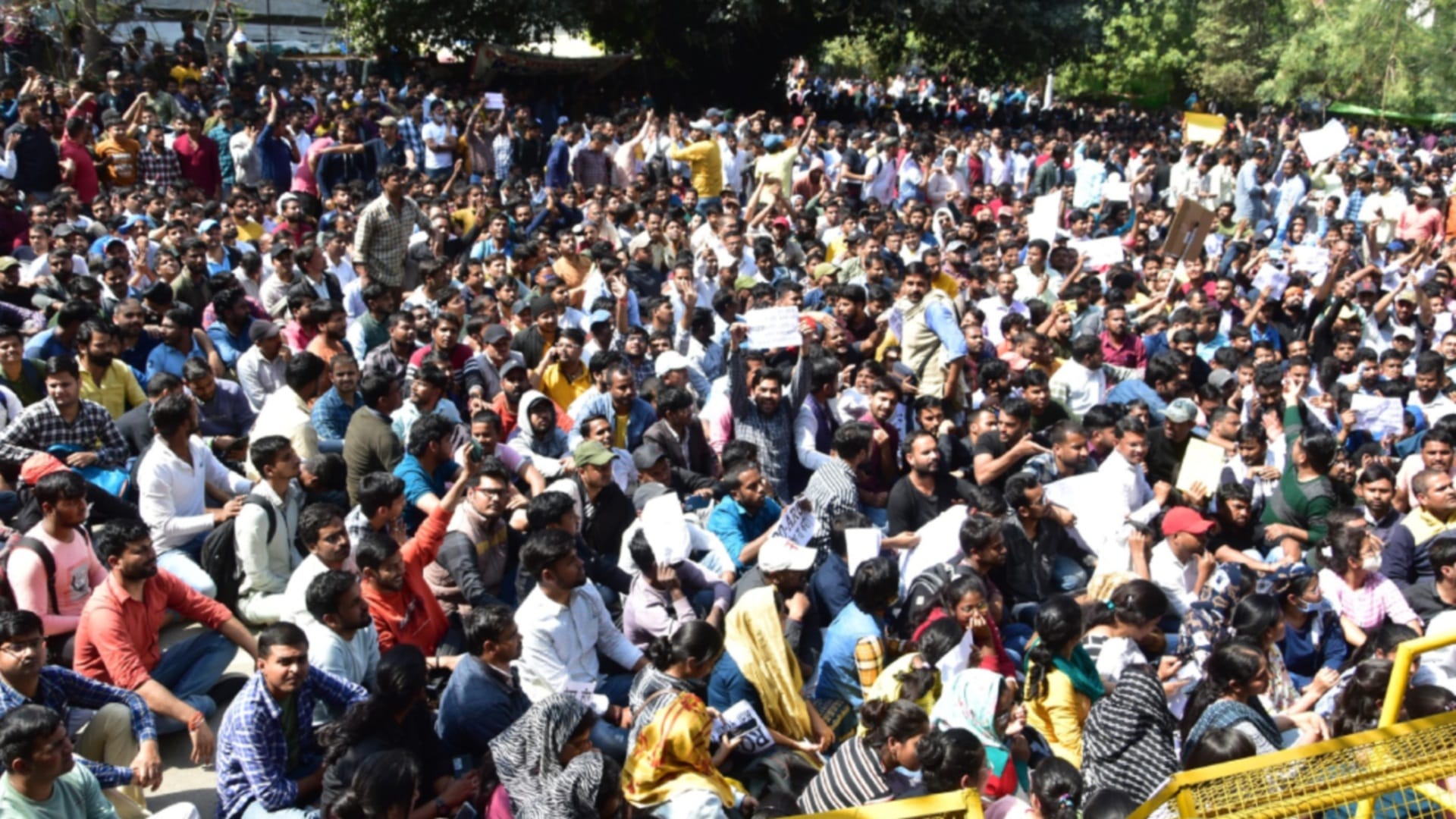 Ro-Aro Paper Leak: Competitive students announce that they will not leave until the exam is cancelled.