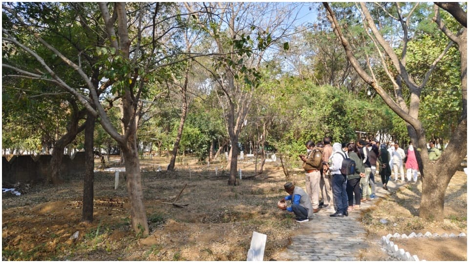 son body taken out from grave on mother demand he died under suspicious circumstances in Tikamgarh