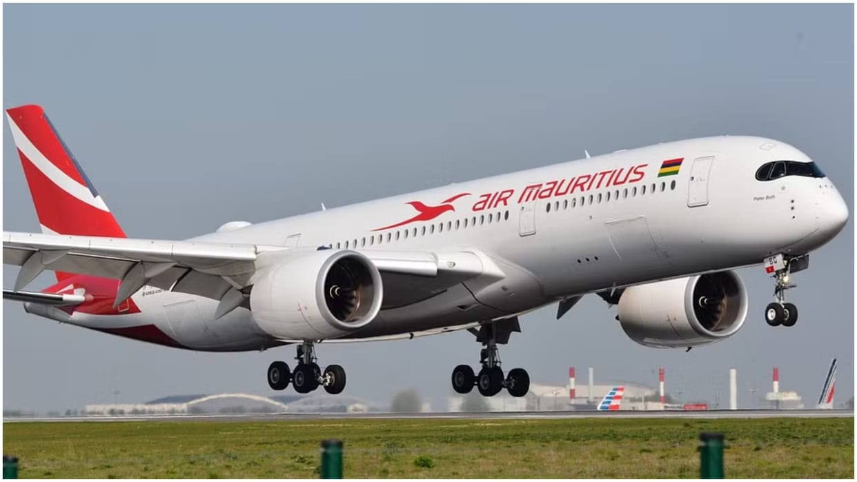 Mumbai to Mauritius Flight developed AC and Engine snags passenger waited for hours werent allowed to disembar