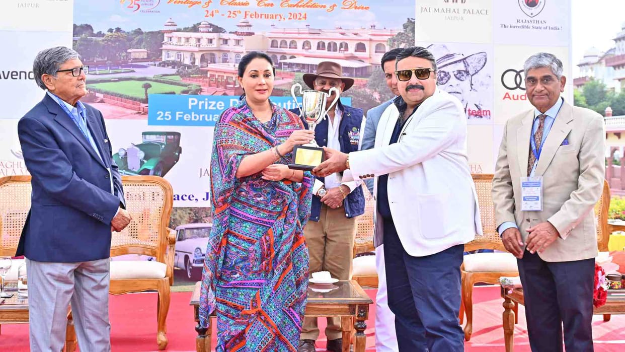 Jaipur: Diya Kumari reached the 25th Vintage Classic Car Exhibition