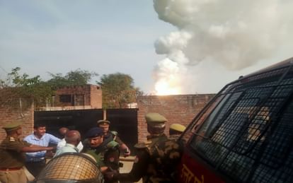 Explosion in firecracker factory: Even after extinguishing the fire, explosions continue, stampede occurs