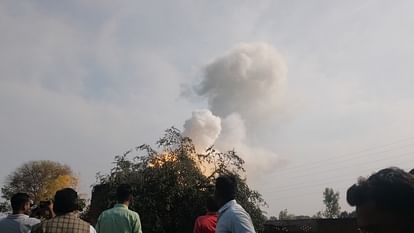 Explosion in firecracker factory: Even after extinguishing the fire, explosions continue, stampede occurs