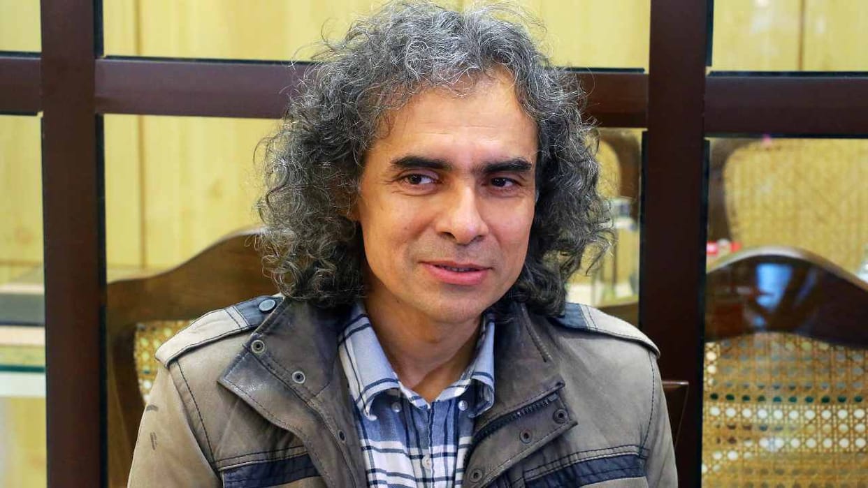 Imtiaz Ali opened his wallet on the request of the young man