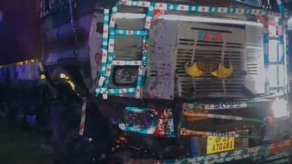 Accident Today: बिहार में भीषण हादसा, नौ की मौत; यूपी जा रही स्कॉर्पियो डिवाइडर पार कर ट्रक से टकराई several killed in road accident in kaimur