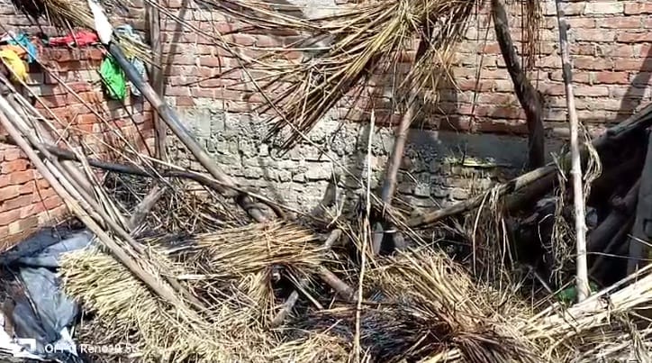 The hut caught fire due to a candle, the house burnt to ashes, the victim woman pleaded for help