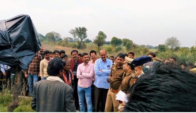 Mahoba Murder, Brutal murder of a young man sleeping in a hut, attack on head and face with an axe, two suspec