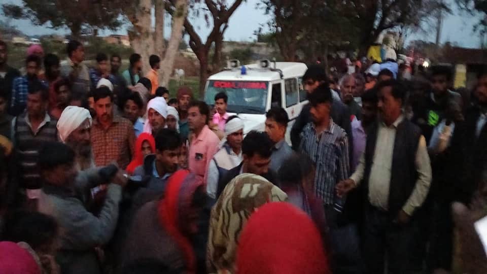 Kasganj Road Accident Dead Bodies reaches In Kasa Village Created Chaos