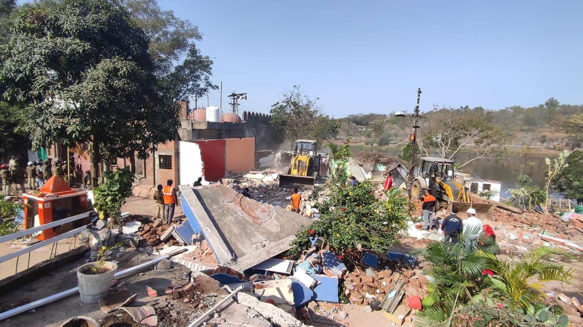 Bhopal News: Municipal Corporation razed 386 houses in 4 days, Bhadbhada slum vacated on instructions of NGT